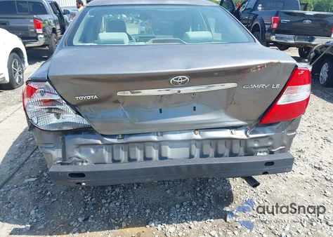 2004 Toyota Camry Le z USA, uszkodzony, nr VIN 4T1BE32K34U854498